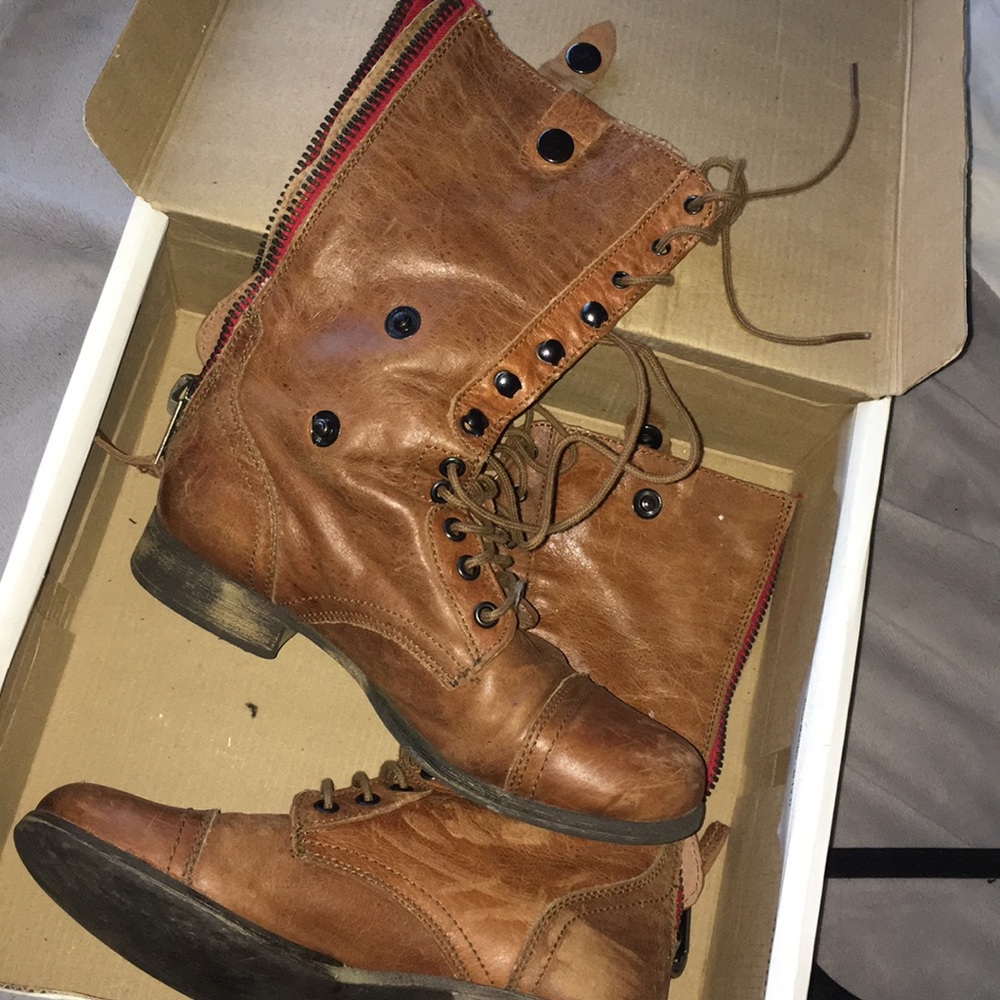 Combat boots with tribal pattern